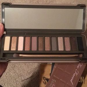 Urban Decay Naked 2 Eyeshadow Palette